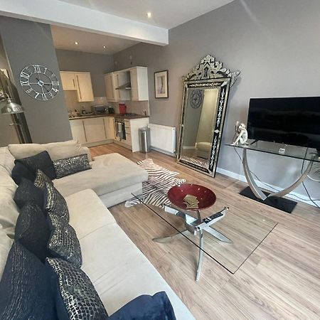 Spacious Central 2Bed Apartment Уилмслоу Экстерьер фото