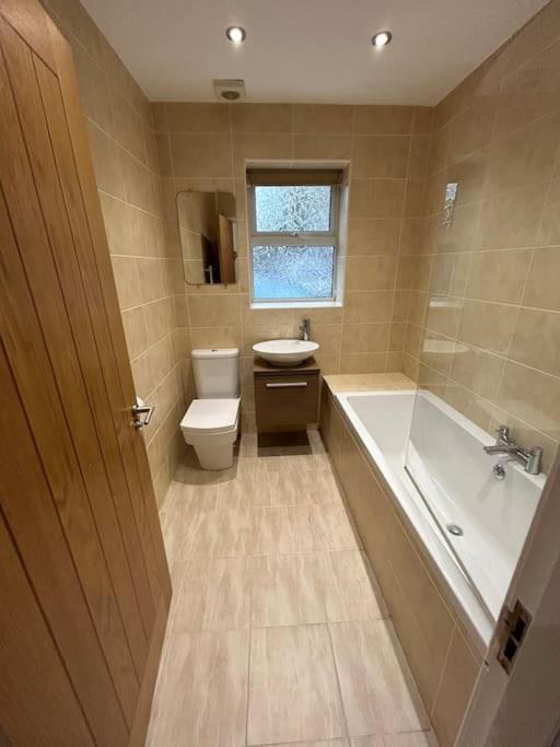 Spacious Central 2Bed Apartment Уилмслоу Экстерьер фото