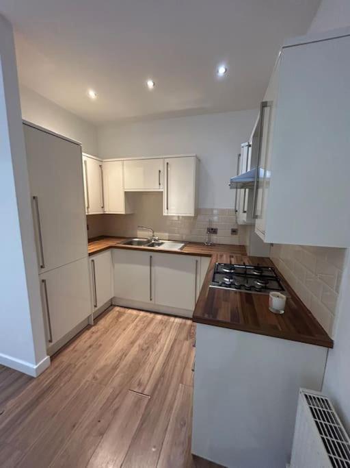 Spacious Central 2Bed Apartment Уилмслоу Экстерьер фото
