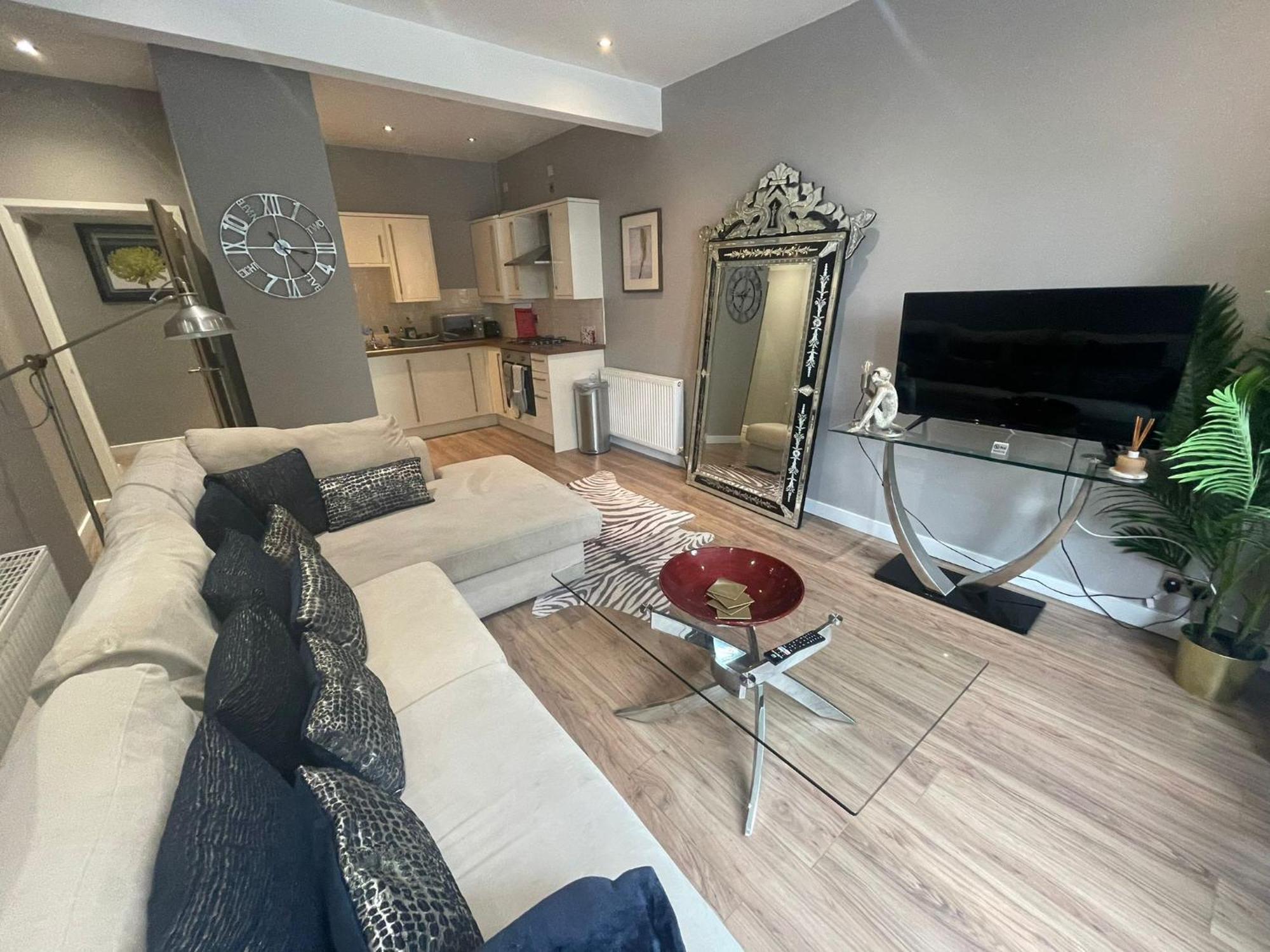 Spacious Central 2Bed Apartment Уилмслоу Экстерьер фото